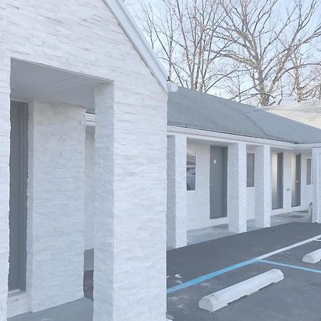 Ramsey Inn & Suites Exterior foto